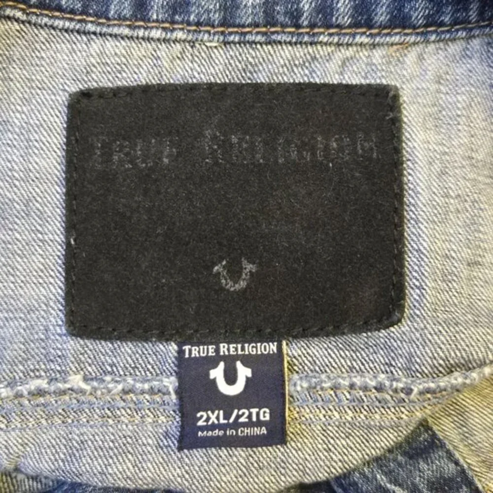 True Religion Mens Dylan Distressed Denim Trucker Jacket 2X Outerwear Streetwear